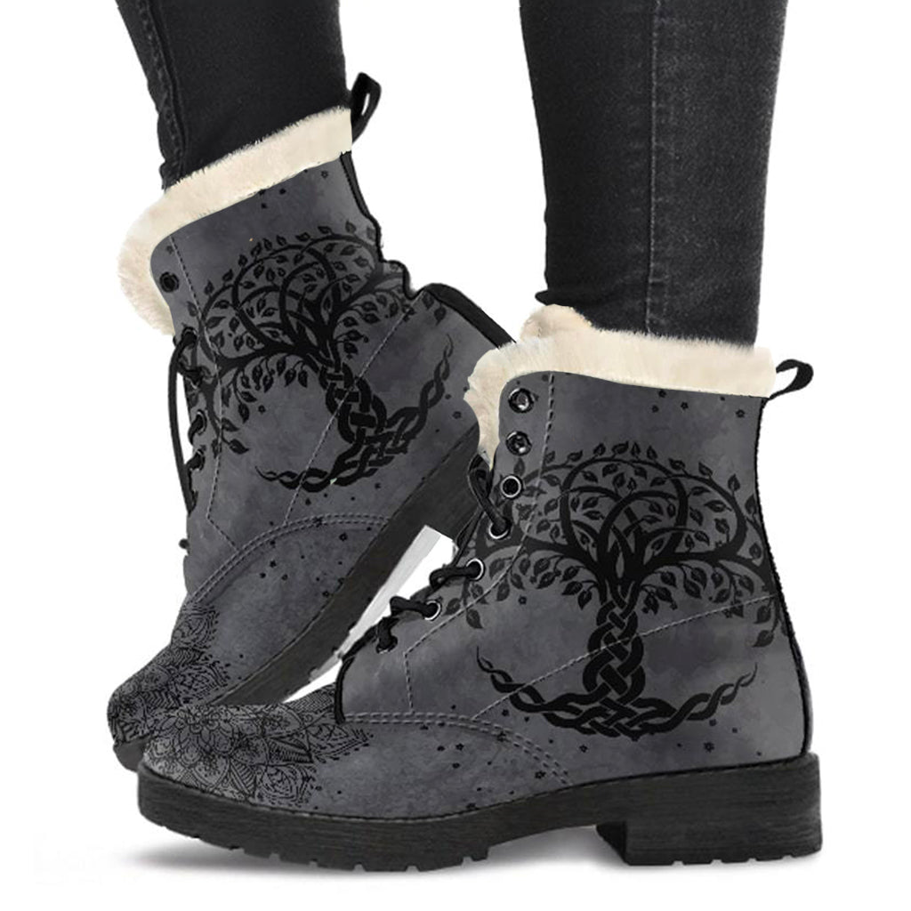 Fur-Lined Boots Yumkaax